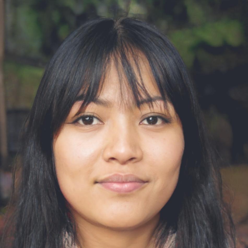 Instructora de yoga especializada en espacios reducidos